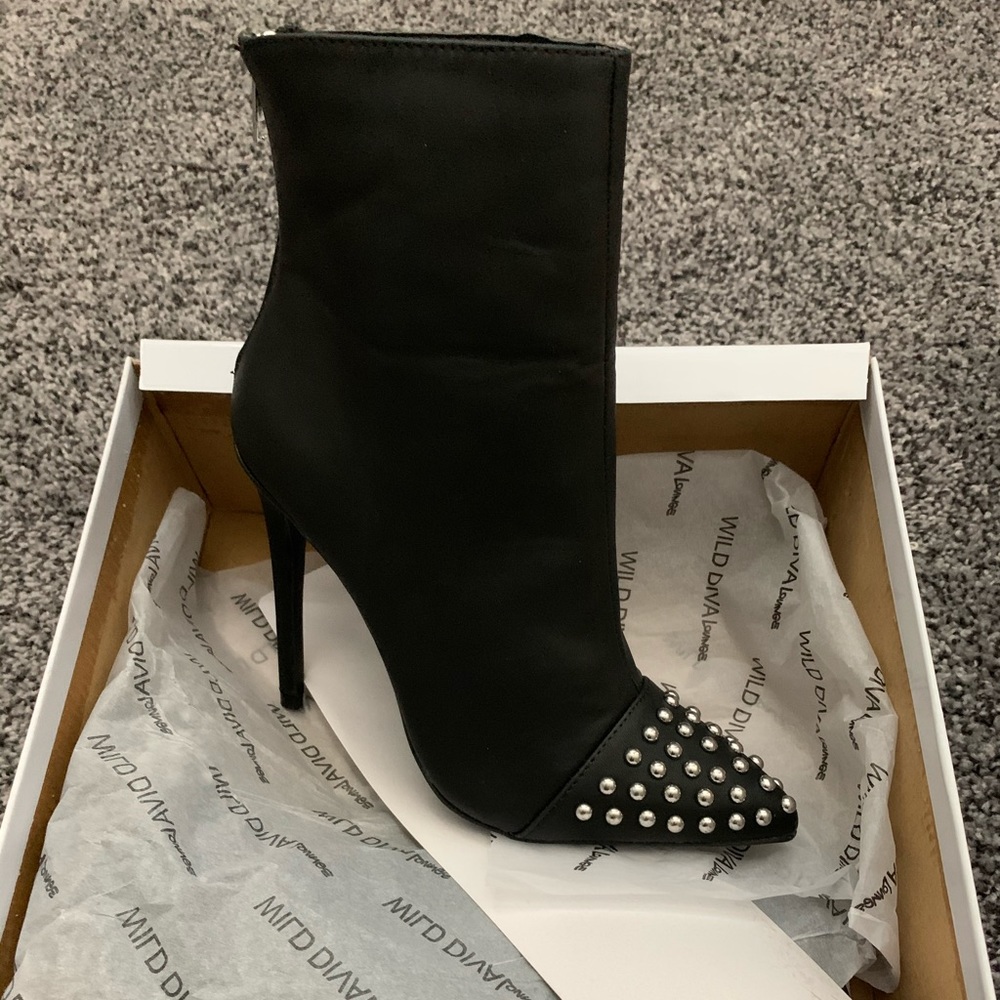 Black studded toe heels